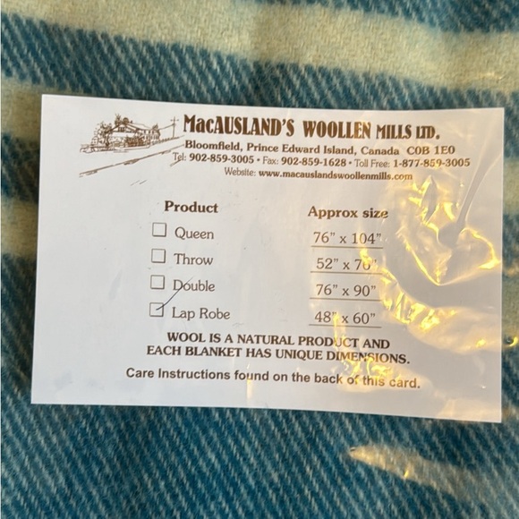 MacAusland Woollen Mills throw blanket - Picture 2 of 5